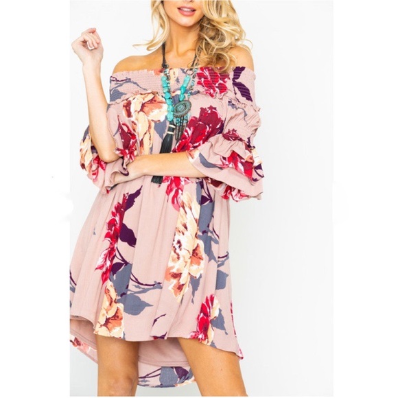 Shyanne women’s smocked shoulder floral dress NWT - Picture 2 of 5